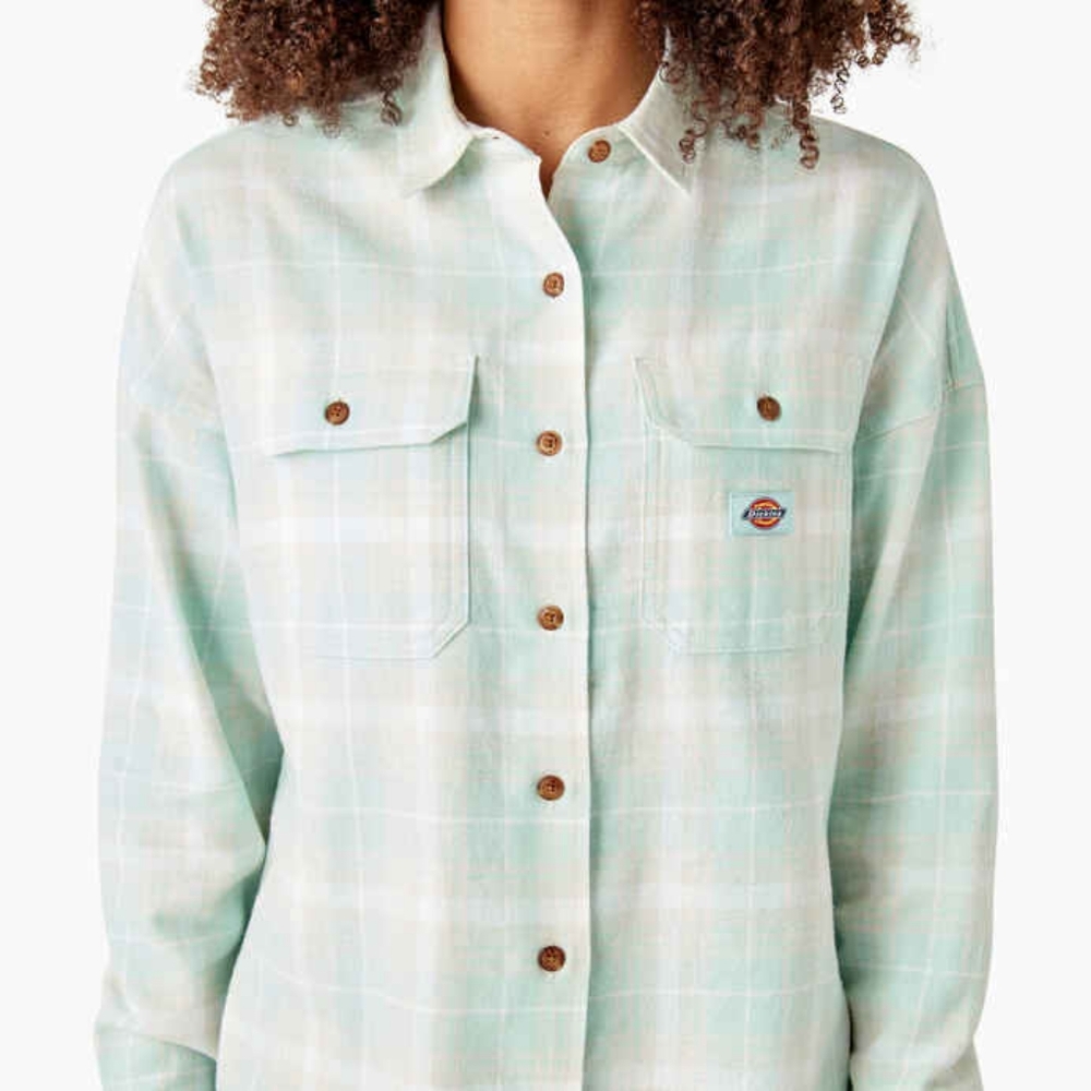 New Dickies Relaxed Fit Plaid Flannel NWT Size Small